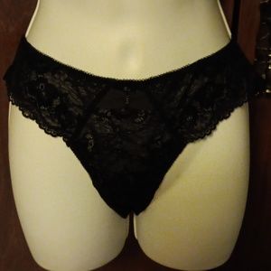 NWOT VICTORIA SECRETS BLACK LACE PANTY LARGE